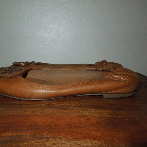 Tory Burch Royal Tan Pebble Leather Flats Shoes 7 - Picture 8 of 8